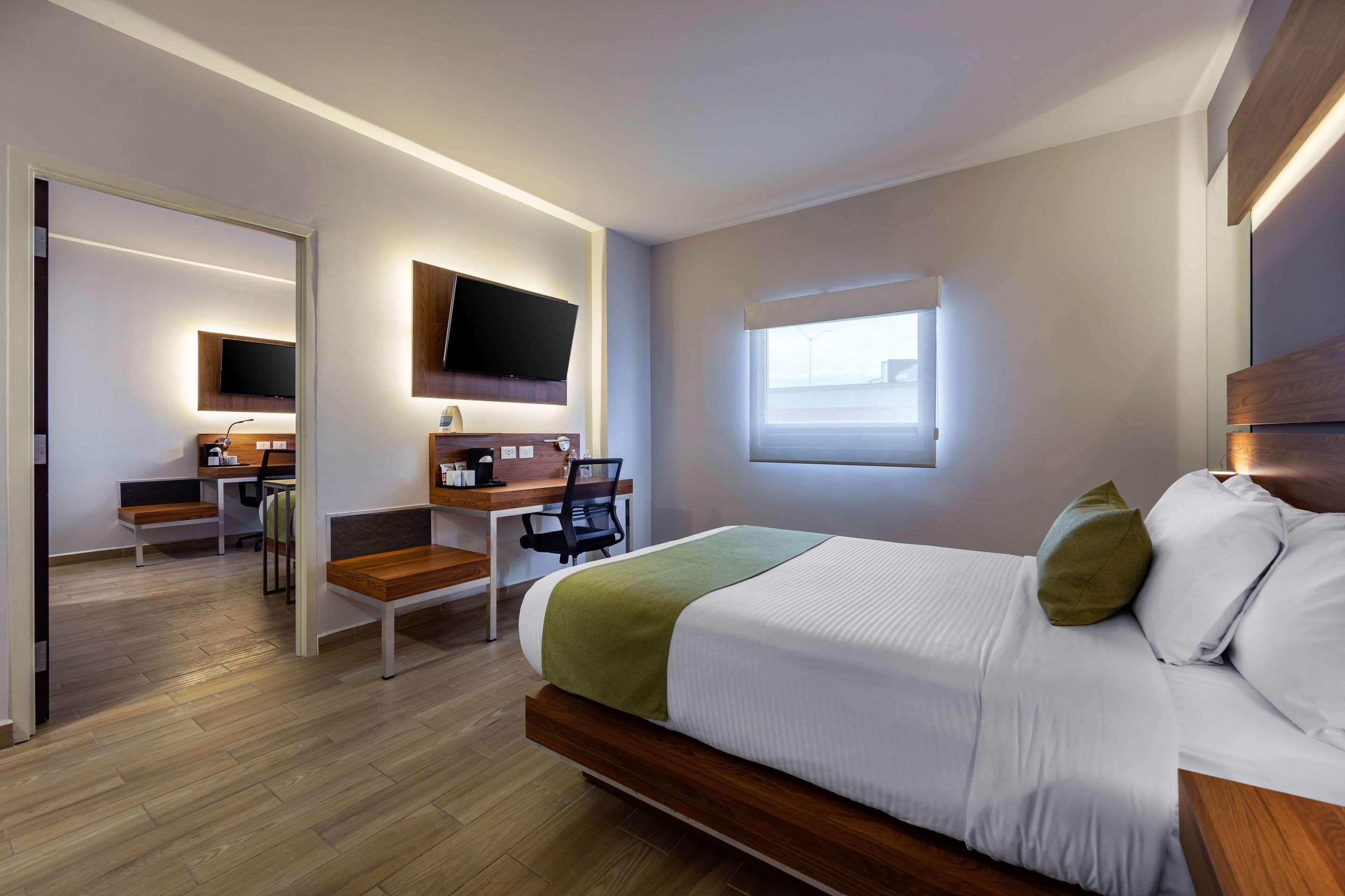 Sleep Inn Tijuana Bagian luar foto