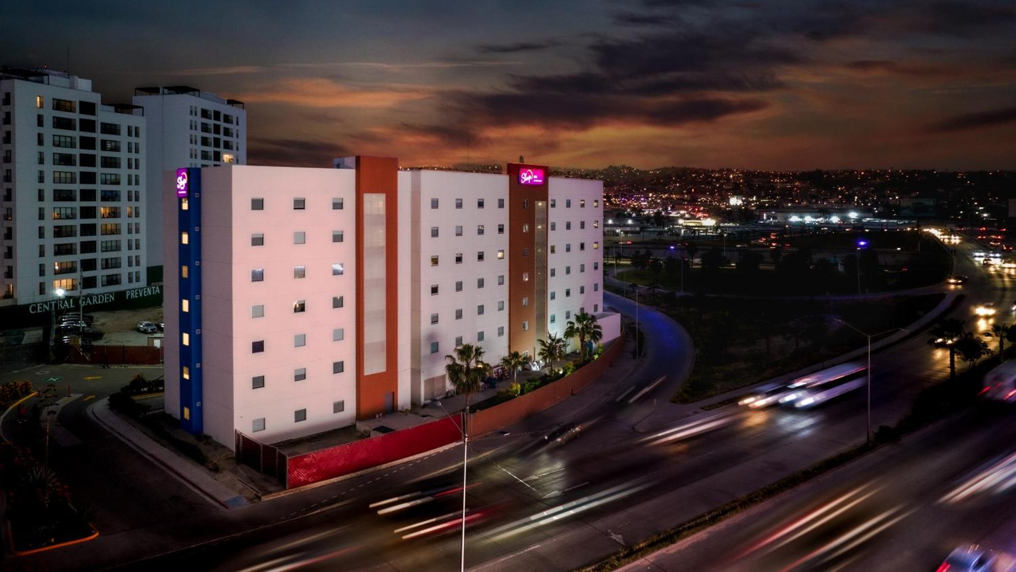 Sleep Inn Tijuana Bagian luar foto