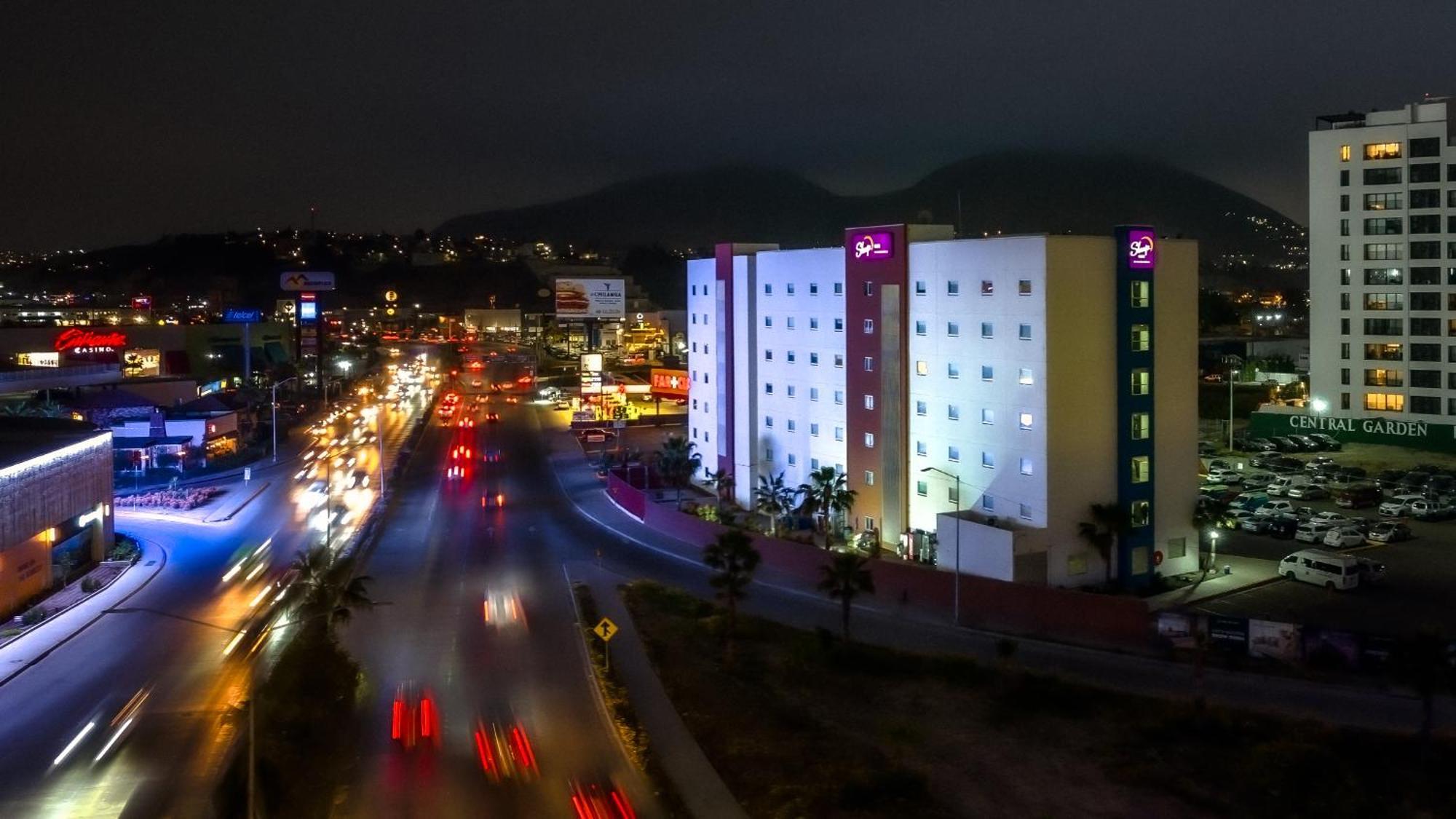 Sleep Inn Tijuana Bagian luar foto