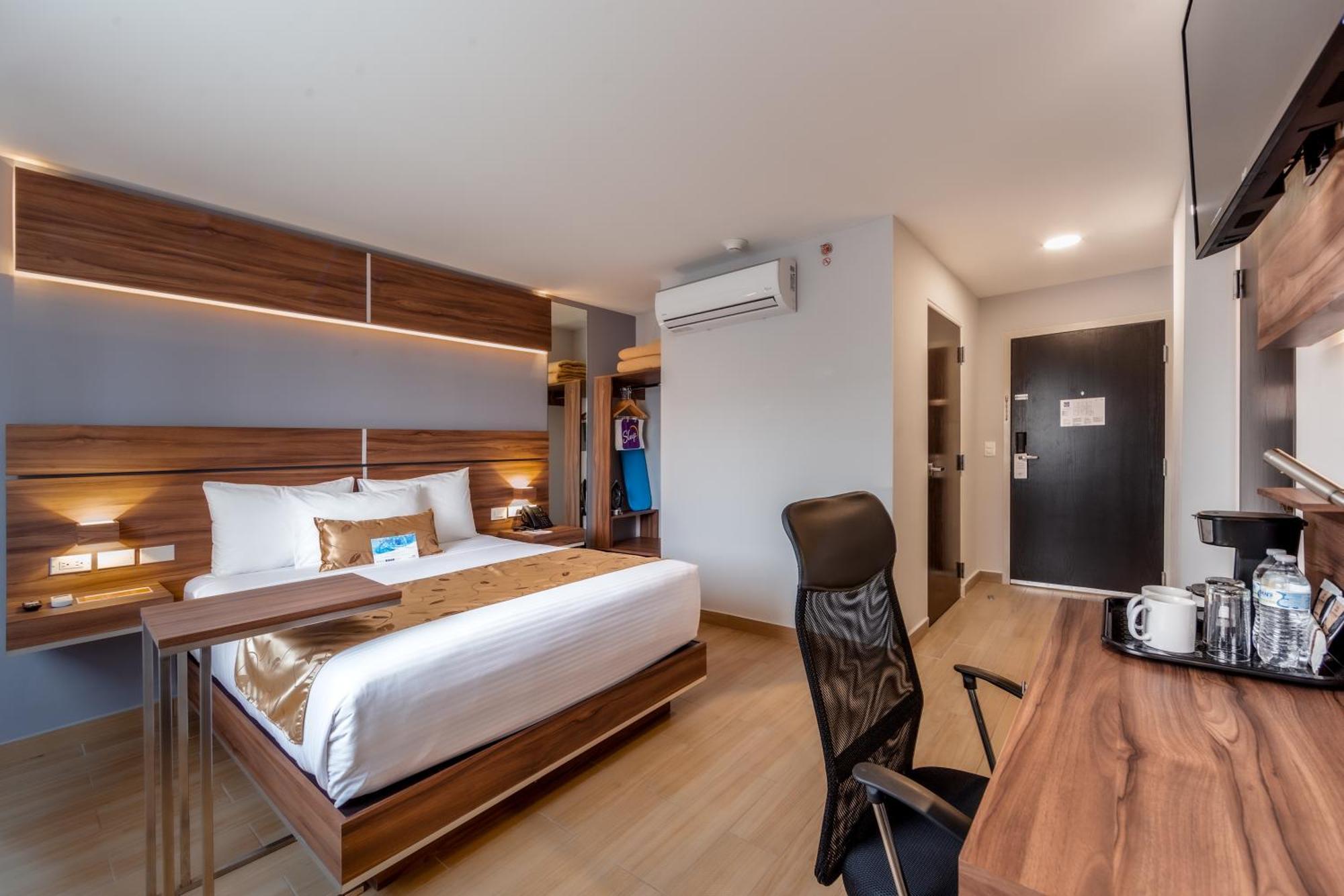 Sleep Inn Tijuana Bagian luar foto