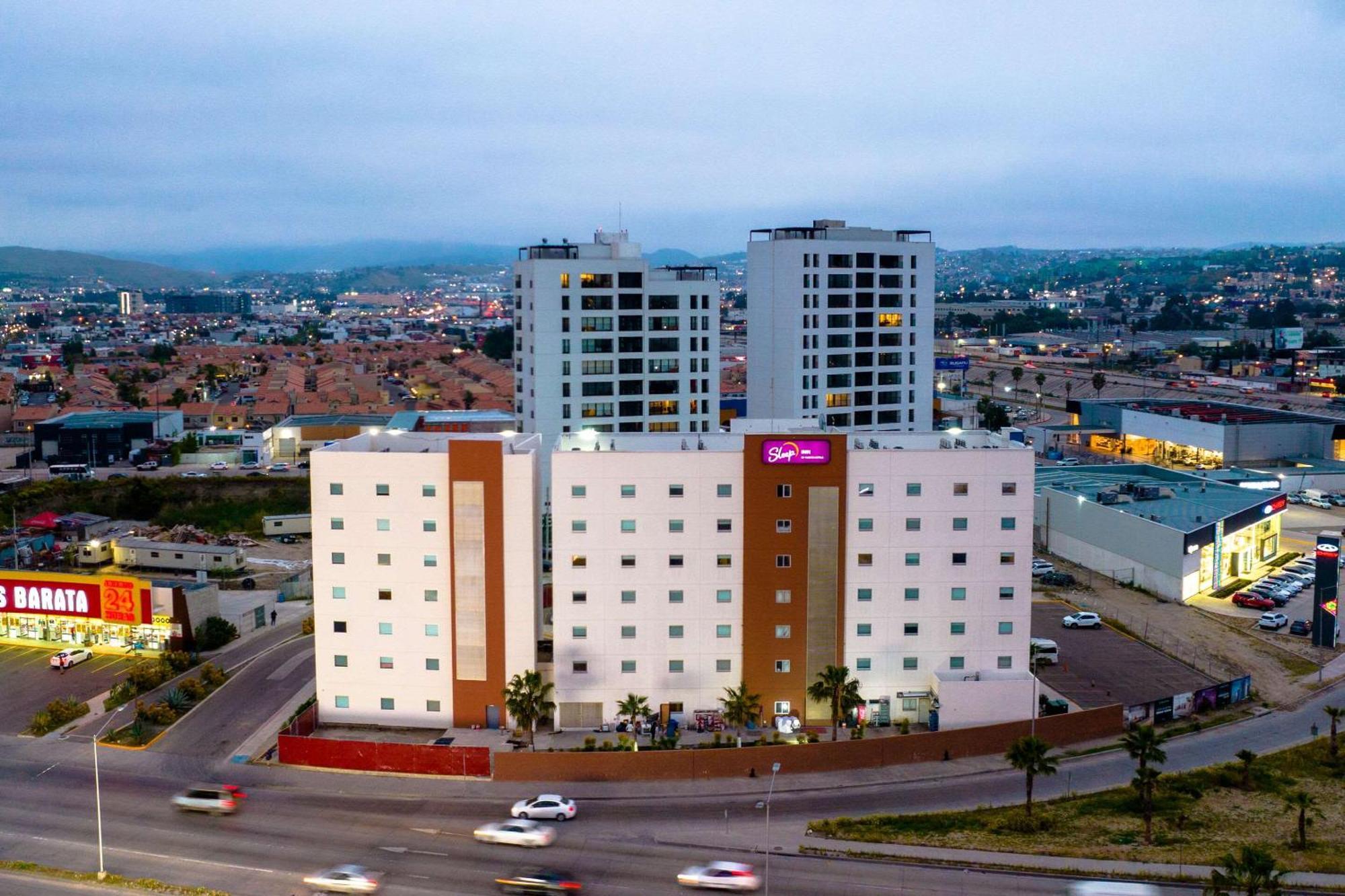 Sleep Inn Tijuana Bagian luar foto